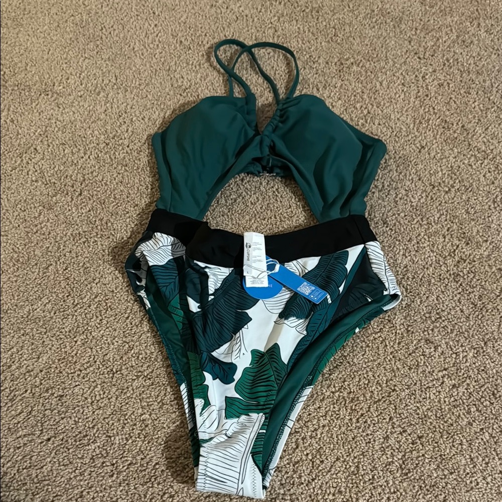 Cupshe Tropical Green and Black Bikini Set